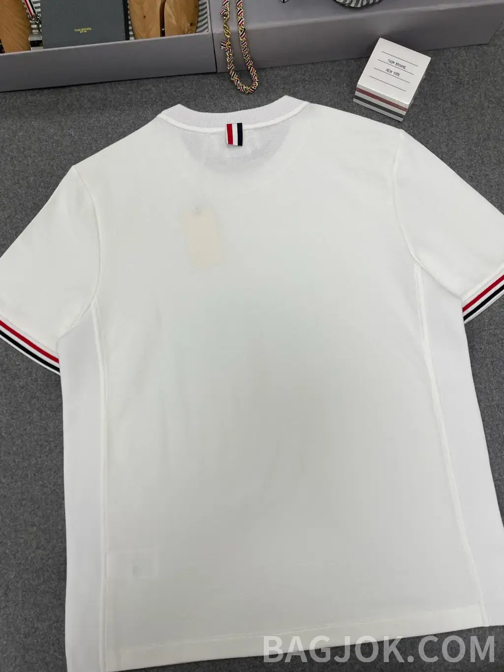 톰브라운 톰브라운 x SSENSE 반팔티 상세 이미지