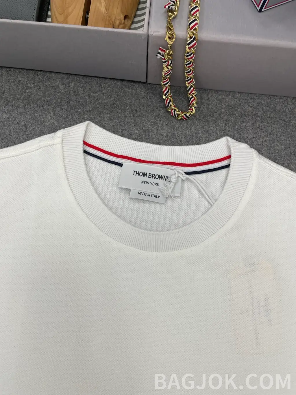 톰브라운 톰브라운 x SSENSE 반팔티 상세 이미지