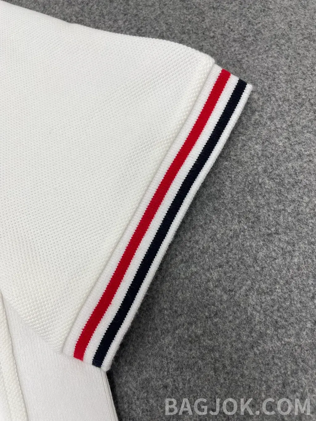 톰브라운 톰브라운 x SSENSE 반팔티 상세 이미지