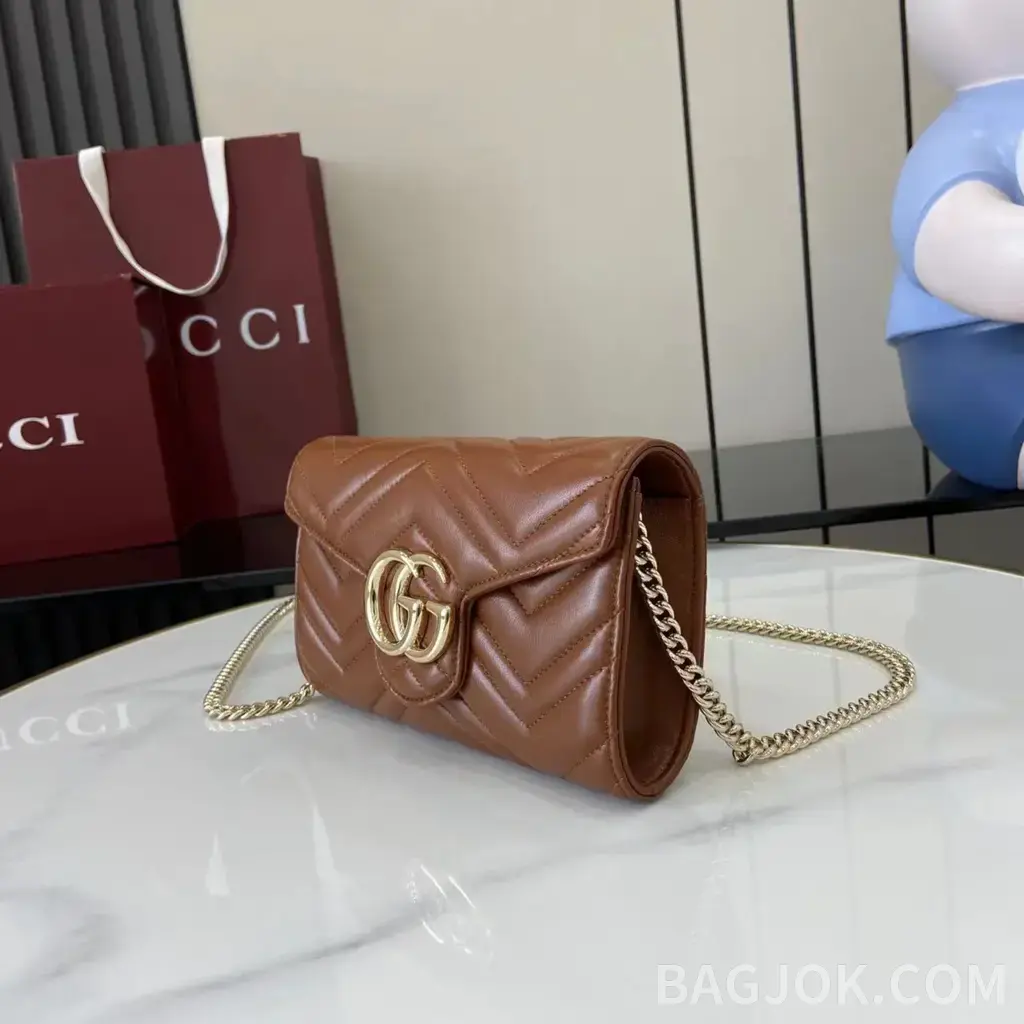 구찌 구찌 GG 마몬트 체인 달린 지갑 상세 이미지