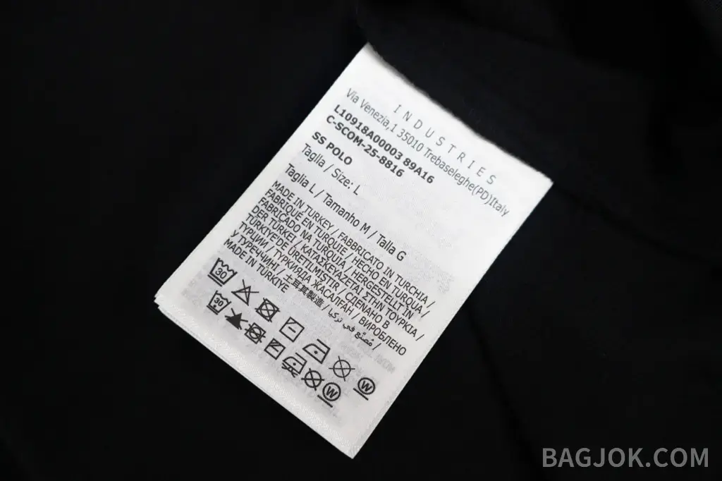 몽클레어 몽클레어 대형 레터 프린트 반팔 티셔츠 상세 이미지