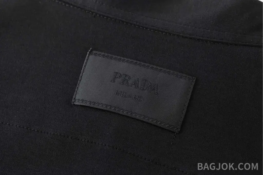 프라다 프라다 나일론 트리밍 포켓 반팔 폴로 셔츠 상세 이미지