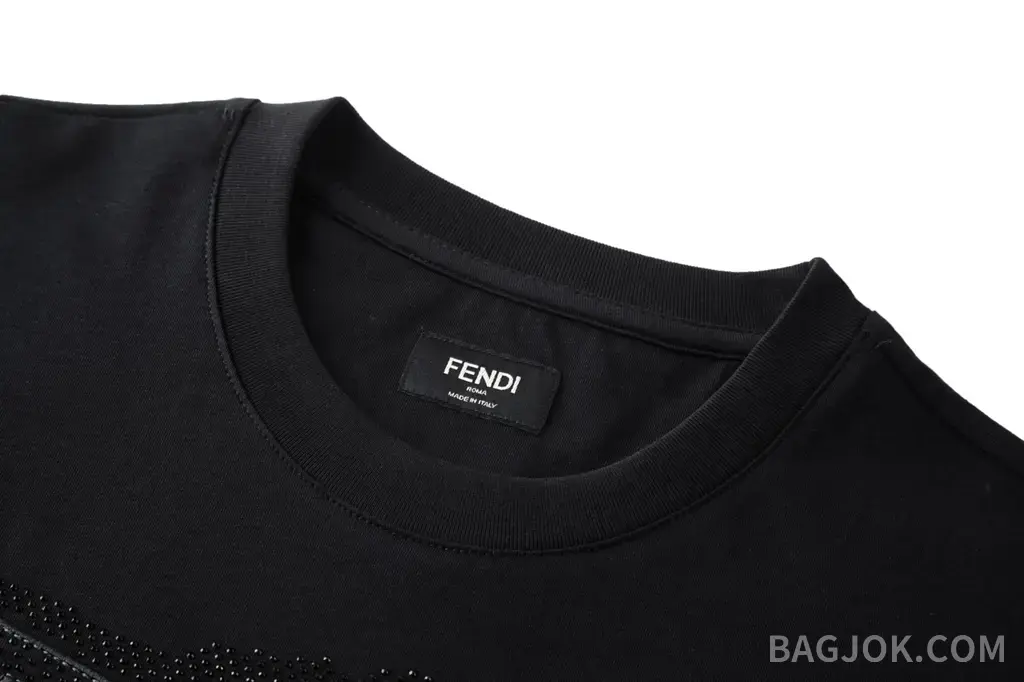 펜디 펜디 26SS 아플리케 자수 로고 반팔 티셔츠 상세 이미지