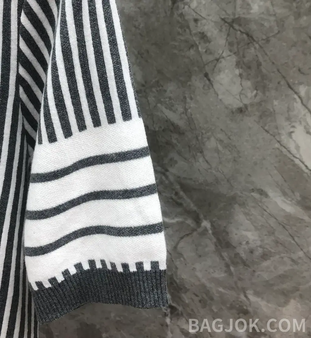 톰브라운 톰브라운 코튼 시어서커 폴로 셔츠 상세 이미지