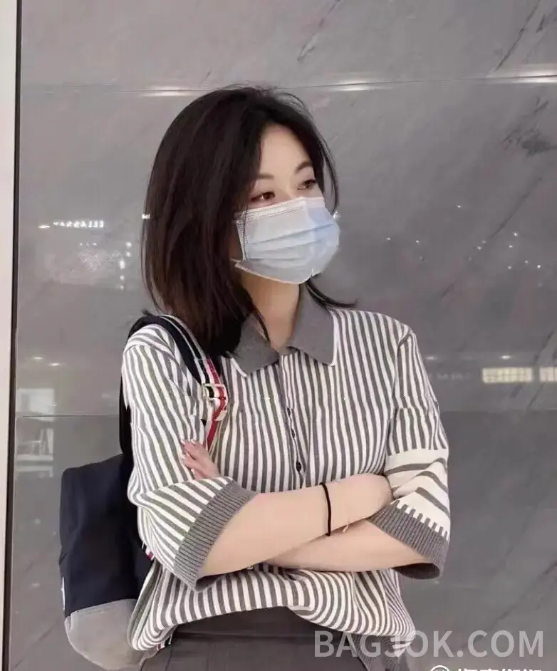 톰브라운 톰브라운 코튼 시어서커 폴로 셔츠 상세 이미지