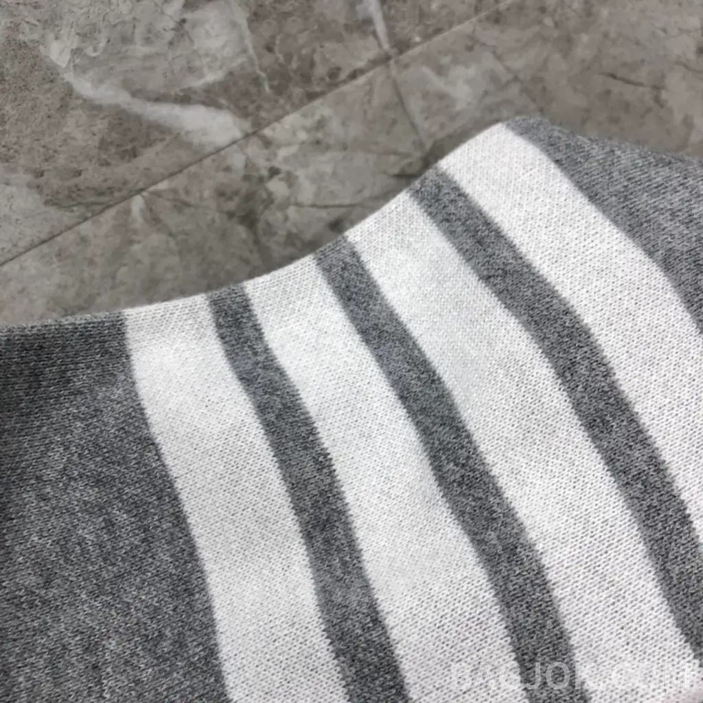 톰브라운 톰브라운 미스터 톰 아이콘 니트 상세 이미지