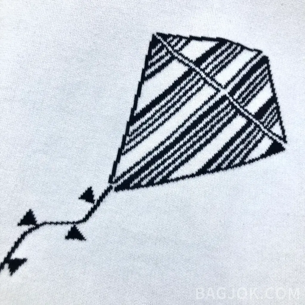 톰브라운 톰브라운 사선 카이트 스웨터 상세 이미지