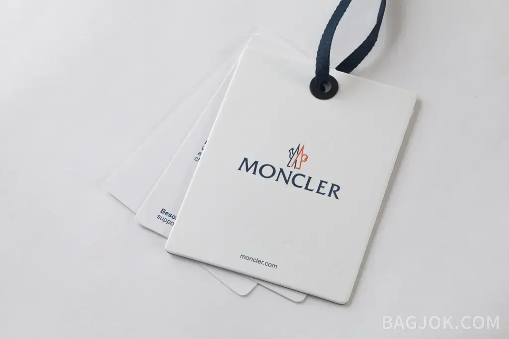 몽클레어 몽클레어 넥 로고 자수 반팔 티셔츠 상세 이미지