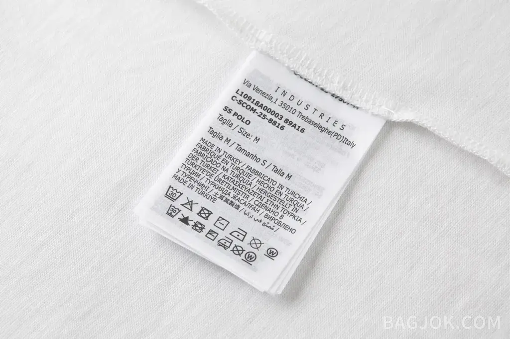 몽클레어 몽클레어 넥 로고 자수 반팔 티셔츠 상세 이미지