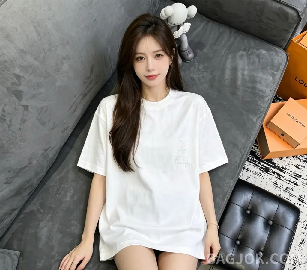 루이비통 루이비통 26SS 광변 자수 모노그램 반팔 티셔츠 상세 이미지