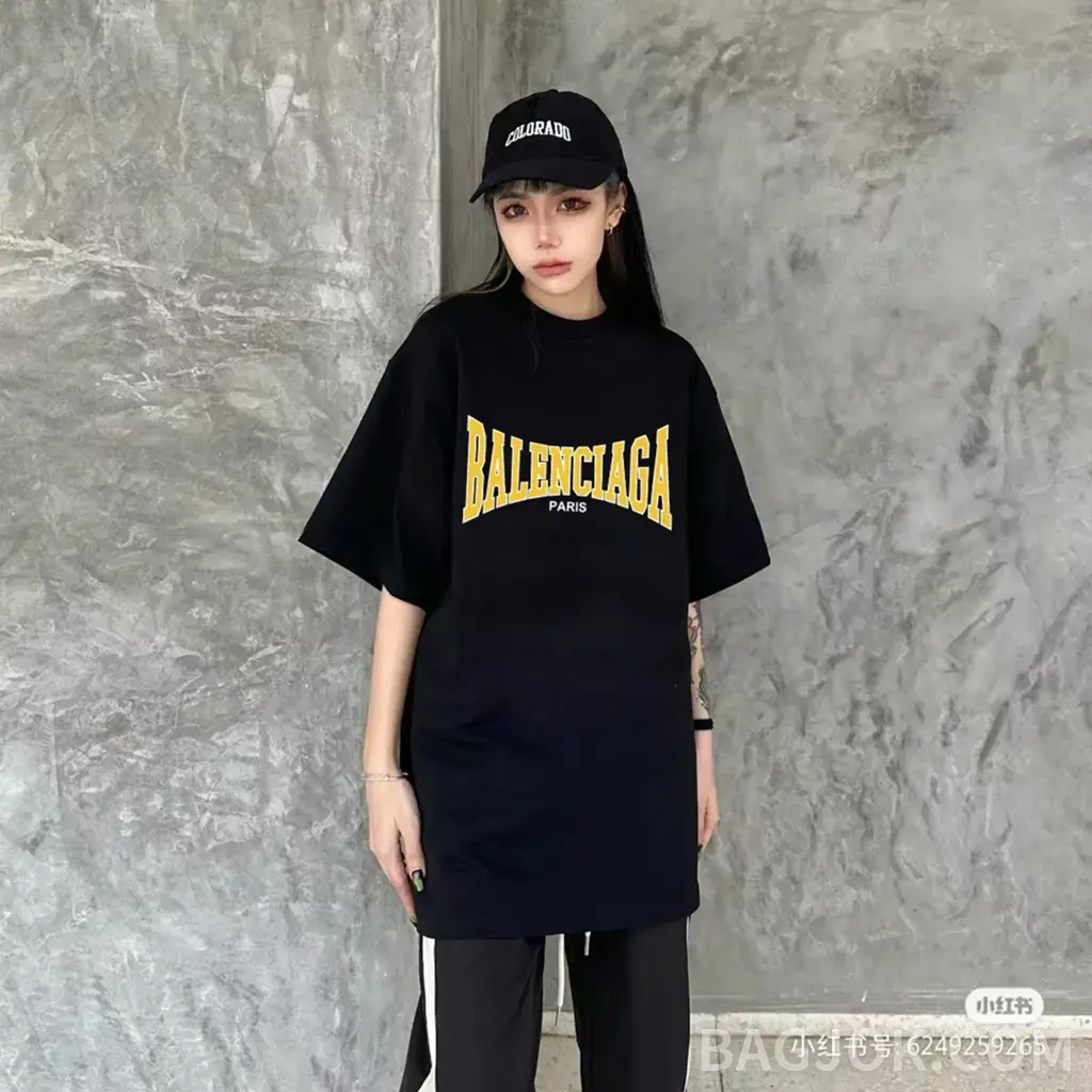 발렌시아가 발렌시아가 파리 로고 프린트 반팔 티셔츠 상세 이미지