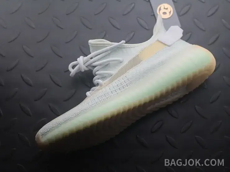 아디다스 YEEZY 350 V2 상세 이미지