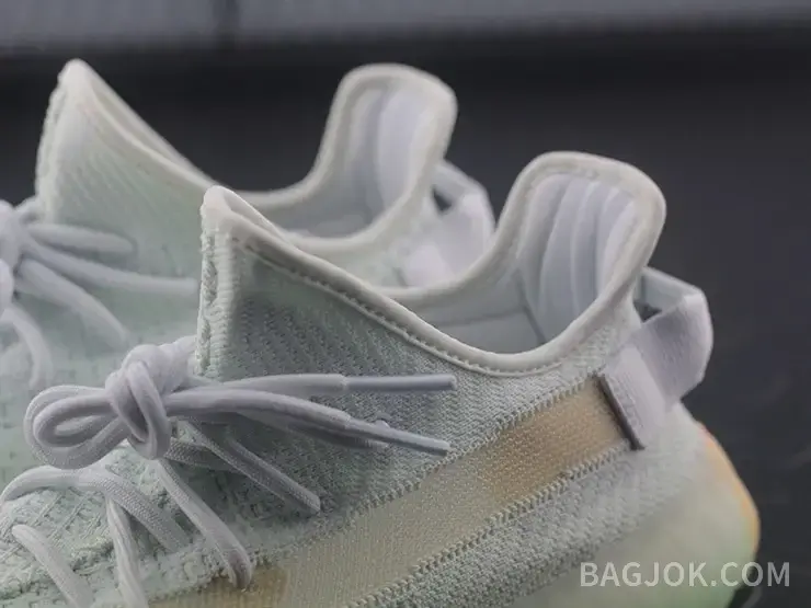 아디다스 YEEZY 350 V2 상세 이미지