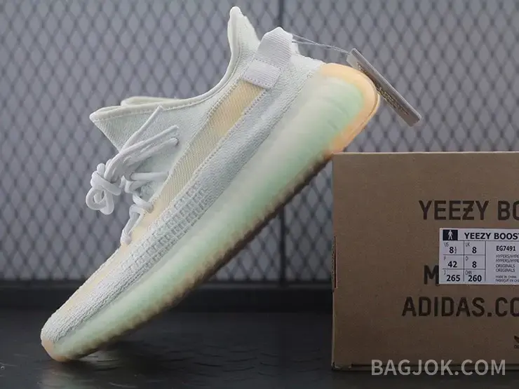 아디다스 YEEZY 350 V2 상세 이미지