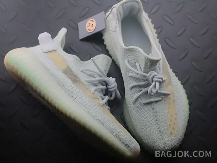 아디다스 YEEZY 350 V2 상세 이미지