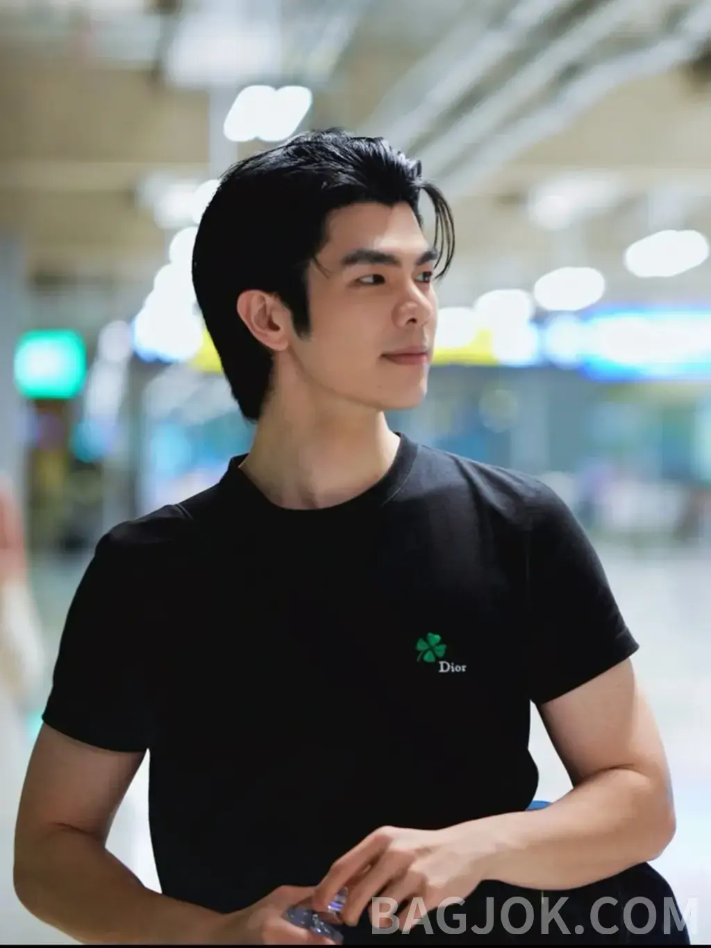 디올 디올 클로버 자수 반팔 티셔츠 상세 이미지