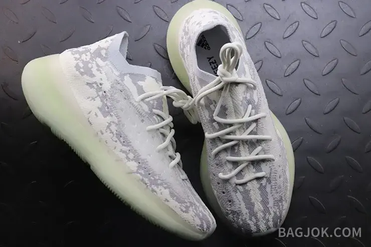 아디다스 YEEZY 380 상세 이미지