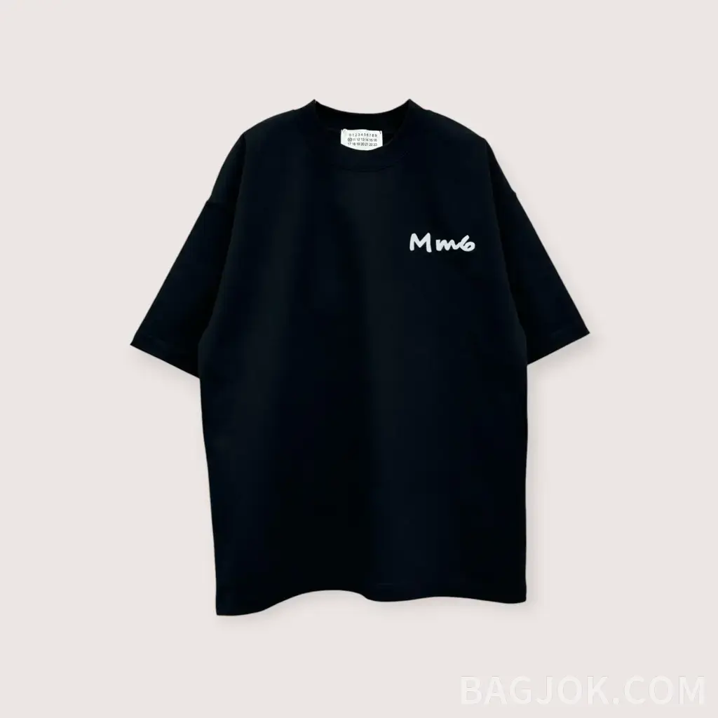 메종 마르지엘라 26SS 플록 로고 반팔 티셔츠_대표이미지