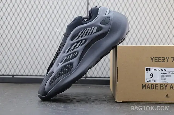 아디다스 YEEZY 700 V3 상세 이미지