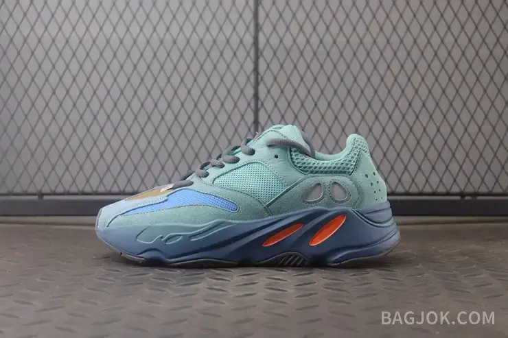 아디다스 YEEZY 700 상세 이미지