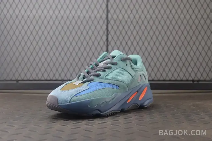 아디다스 YEEZY 700 상세 이미지