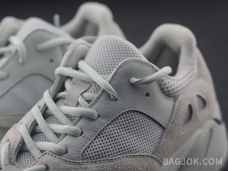 아디다스 YEEZY 700 상세 이미지