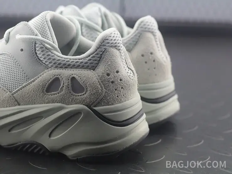 아디다스 YEEZY 700 상세 이미지