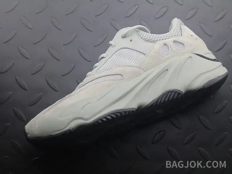 아디다스 YEEZY 700 상세 이미지