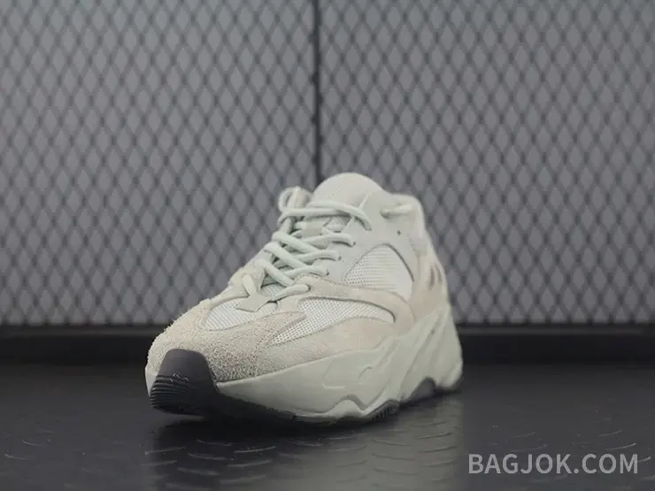아디다스 YEEZY 700 상세 이미지