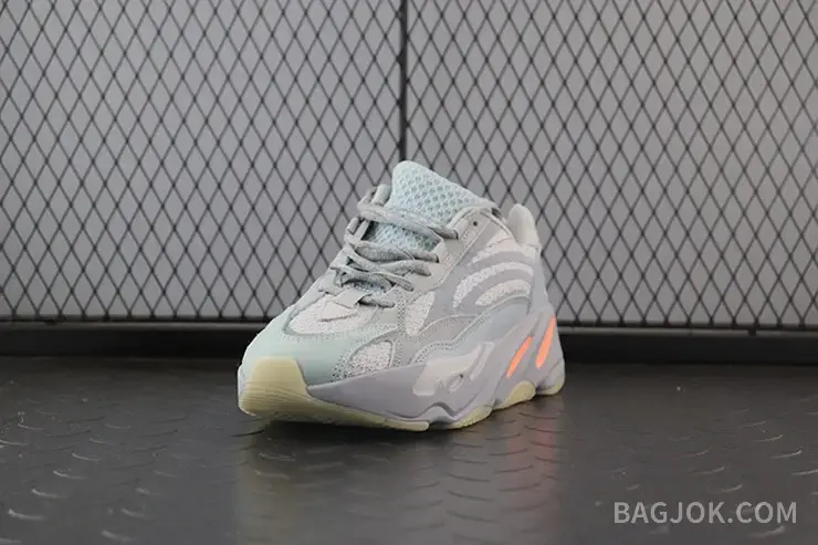 아디다스 YEEZY 700 상세 이미지
