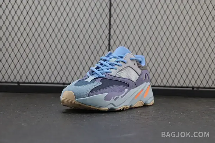 아디다스 YEEZY 700 상세 이미지