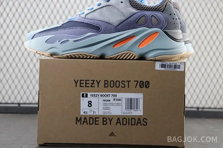 아디다스 YEEZY 700 상세 이미지