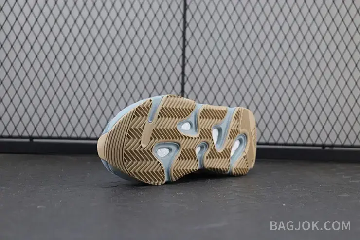 아디다스 YEEZY 700 상세 이미지