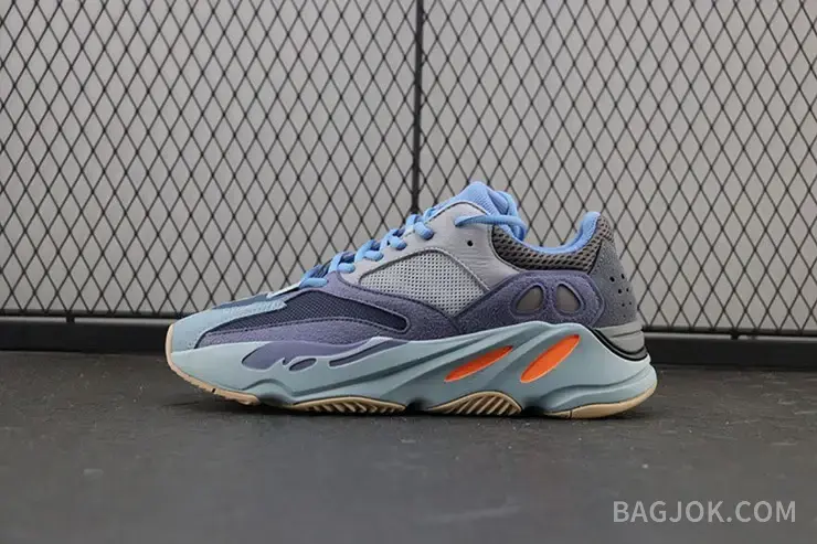 아디다스 YEEZY 700 상세 이미지