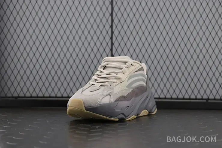 아디다스 YEEZY 700 상세 이미지