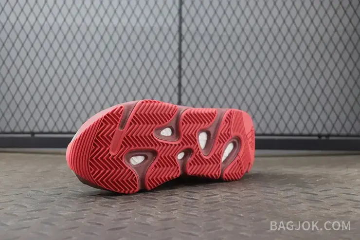 아디다스 YEEZY 700 상세 이미지