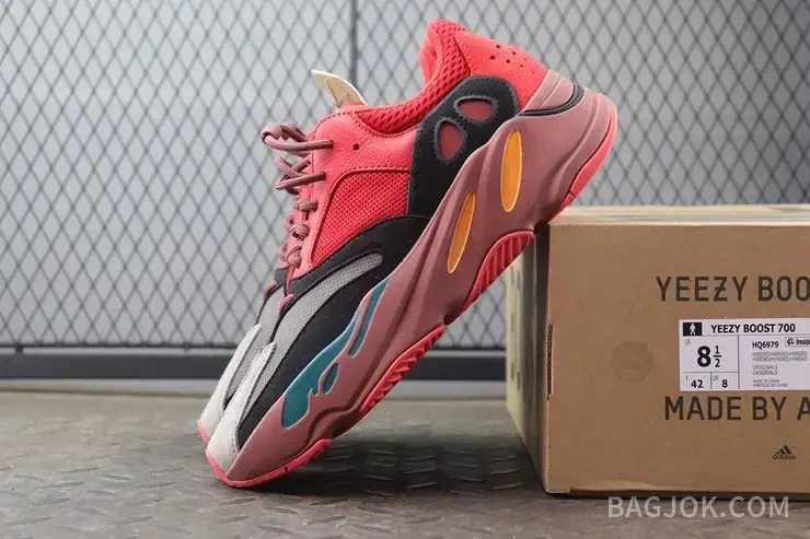 아디다스 YEEZY 700 상세 이미지