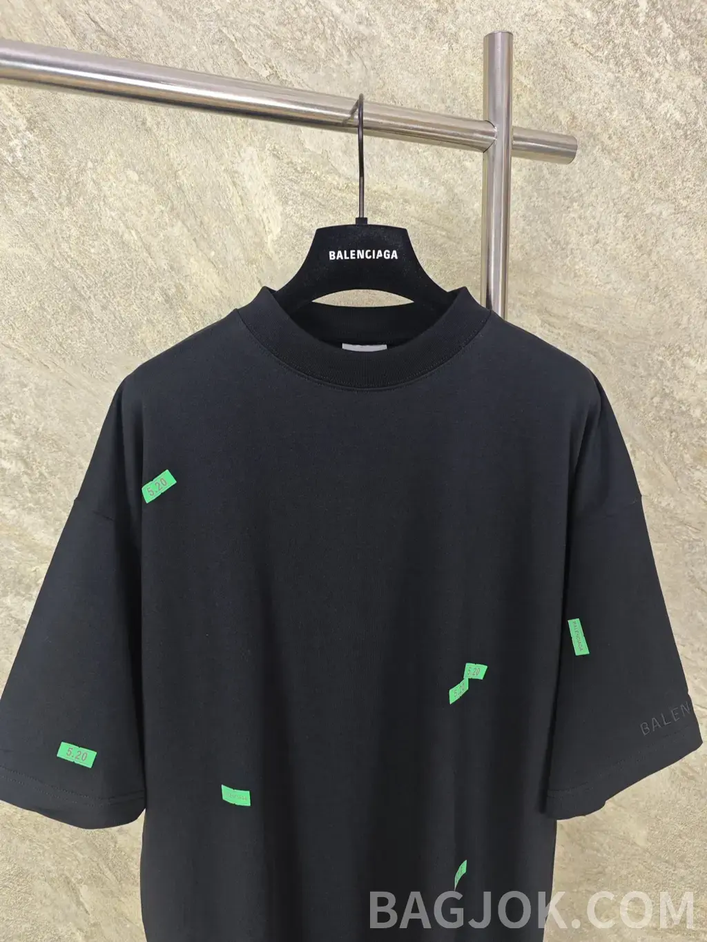 발렌시아가 발렌시아가 26SS 520 스티커 티셔츠 상세 이미지