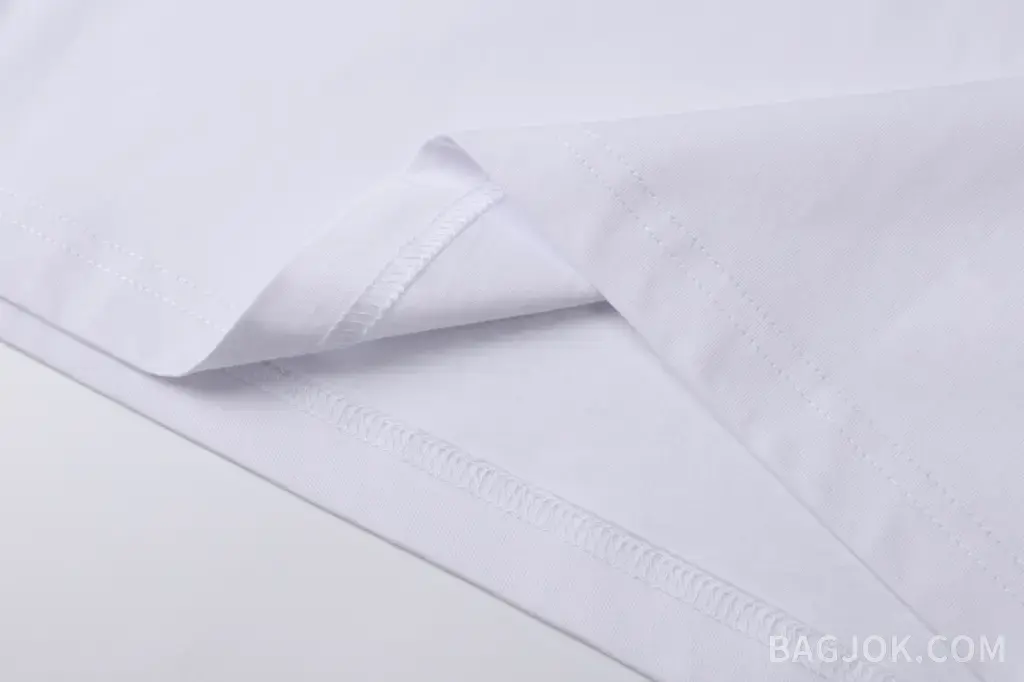 루이비통 루이비통 클래식 로고 반팔 티셔츠 상세 이미지