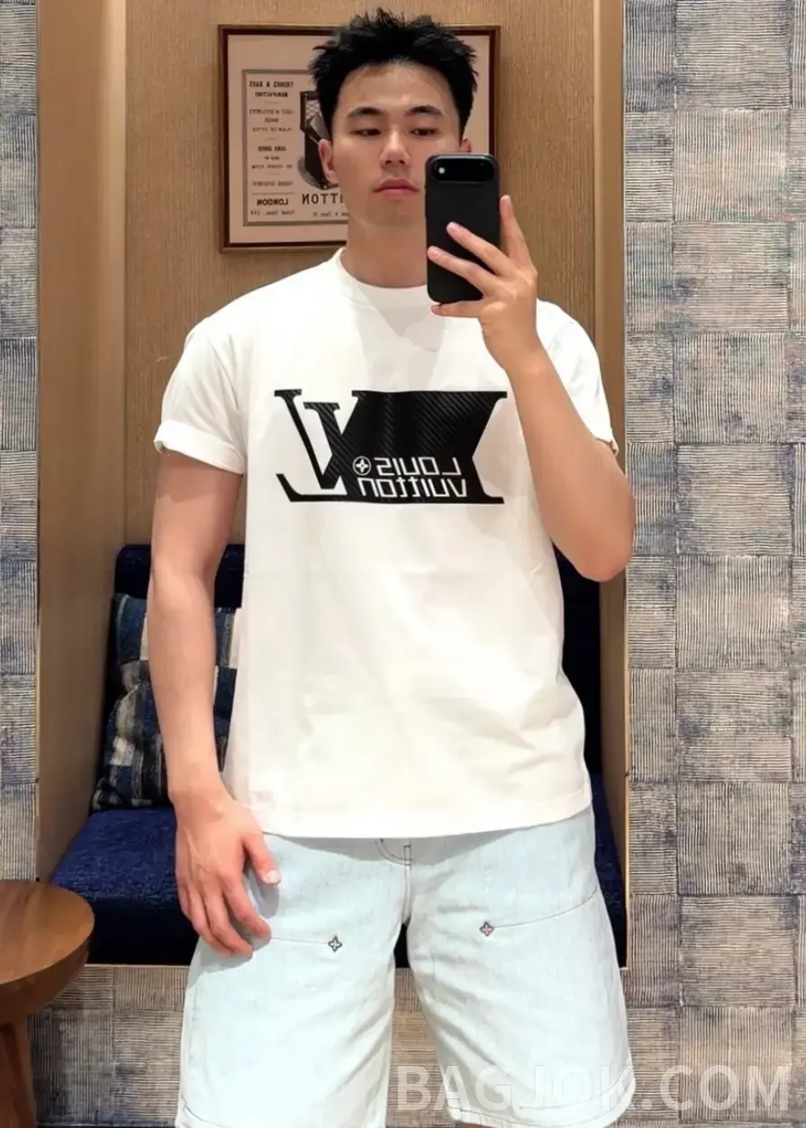 루이비통 루이비통 로고 프린트 티셔츠 상세 이미지