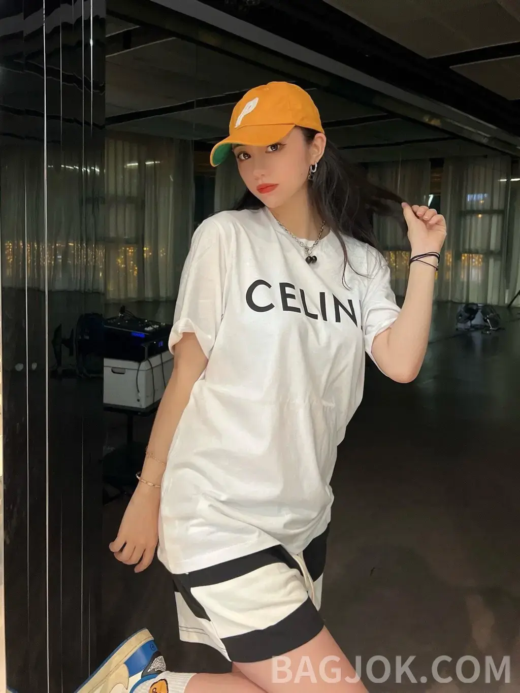 셀린느 셀린느 로고 프린트 반팔 티셔츠 상세 이미지