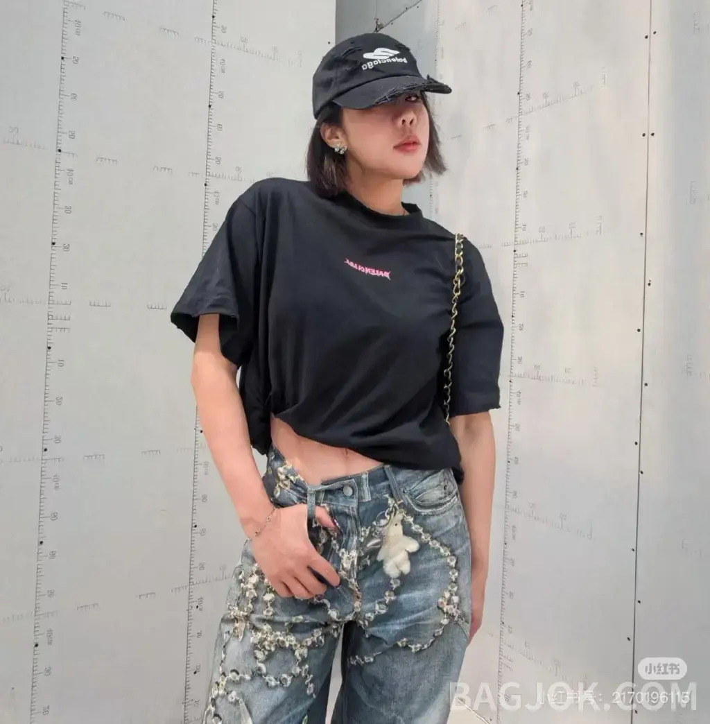 발렌시아가 발렌시아가 드리핑 레터링 자수&프린트 반팔 티셔츠 상세 이미지
