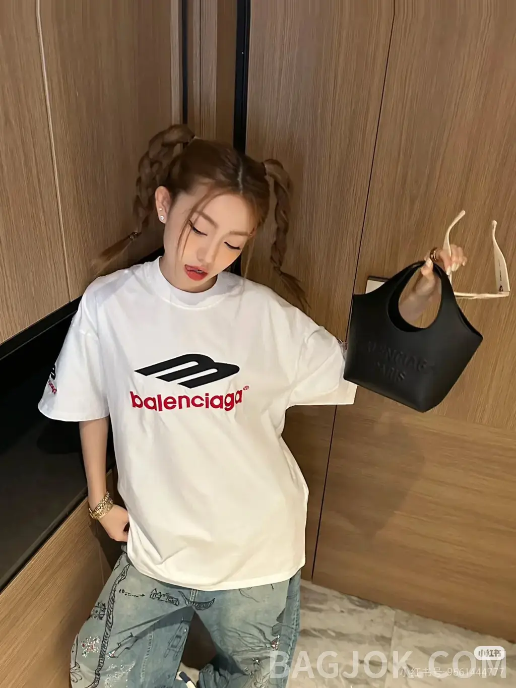 발렌시아가 발렌시아가 BB 로고 자수 오버핏 반팔 티셔츠 상세 이미지