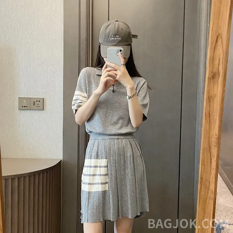 톰브라운 톰브라운 시그니처 4바 스트라이프 케이블 니트 폴로 상세 이미지