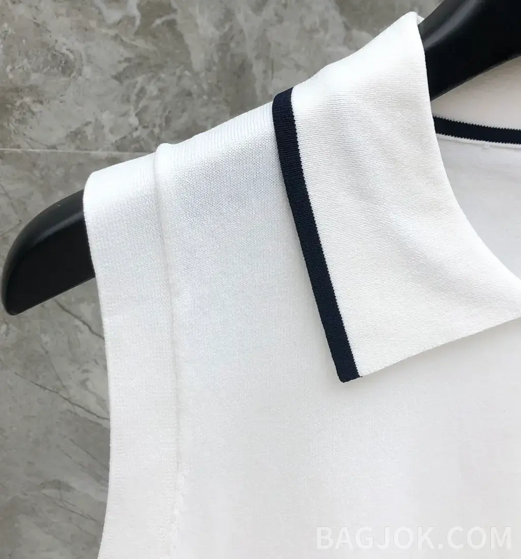 톰브라운 톰브라운 시그니처 4-Bar 배색 칼라 민소매 나시 상세 이미지