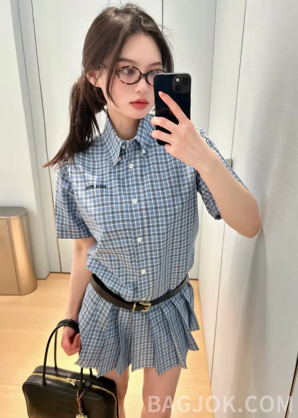 미우미우 미우미우 시그니처 블루 깅엄 체크 플리츠 셔츠 원피스 상세 이미지