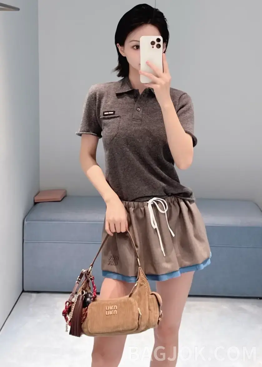 미우미우 미우미우 시그니처 울 캐시미어 블렌드 폴로 티셔츠 상세 이미지