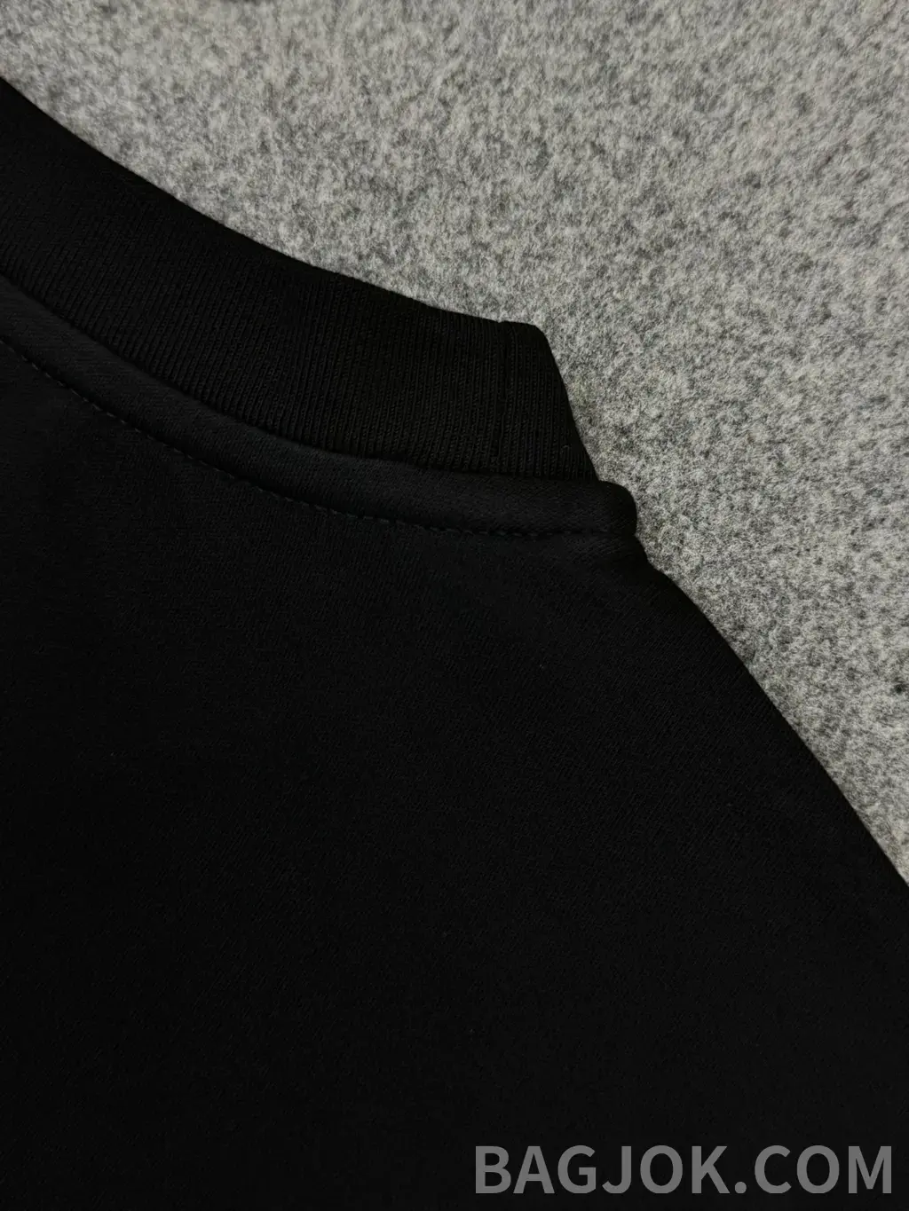 루이비통 루이비통 LV 앵커 왁스 실링 크롭 반팔 티셔츠 상세 이미지