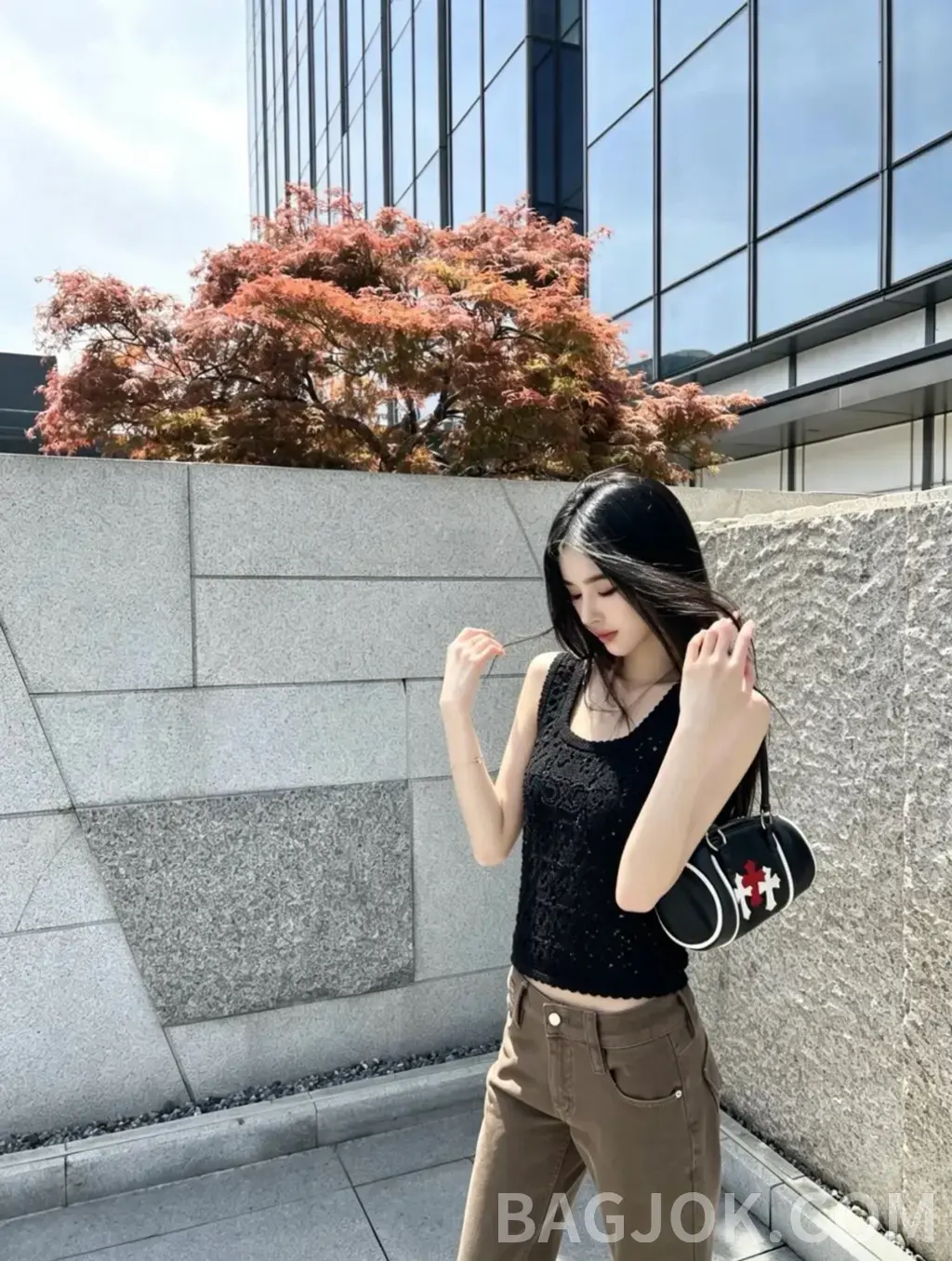 셀린느 셀린느 트리옹프 패턴 크로셰 민소매 크롭 탑 상세 이미지