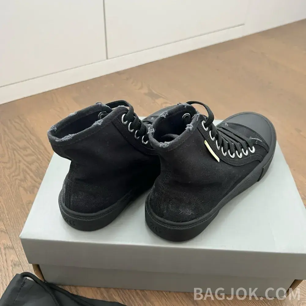 발렌시아가 발렌시아가 스니커즈 하이탑 25SS 상세 이미지